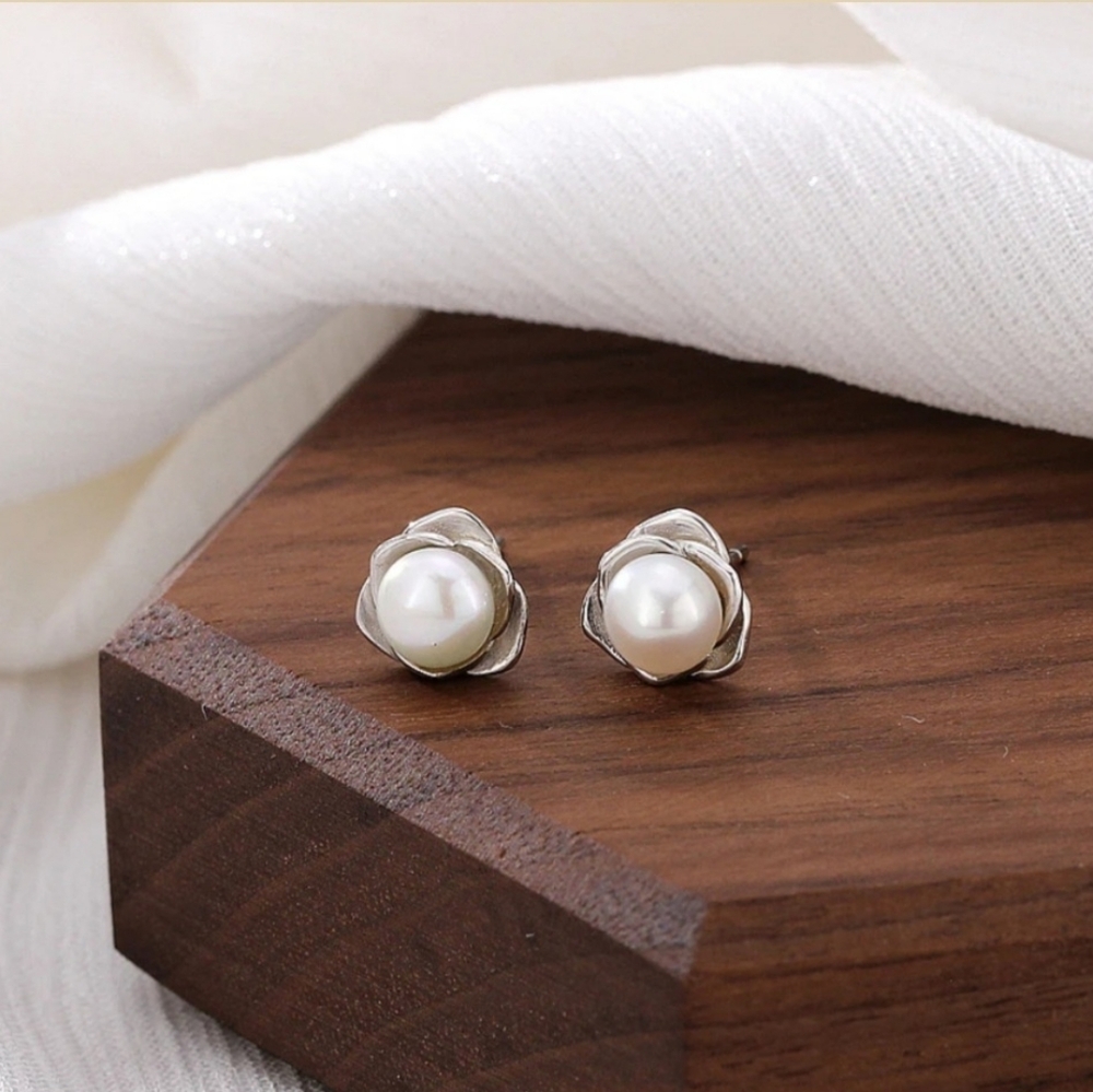 New Pearl Rose Flower Post Small Earrings